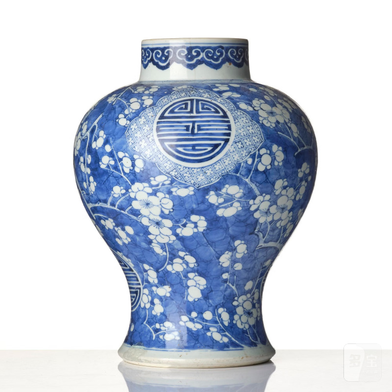 A blue and white 'cracked-ice' vase, - 图4